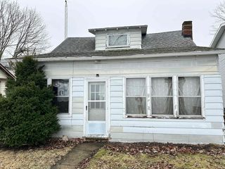 8818 E  Hatchery Rd, Syracuse, IN 46567