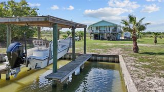 540 Bayou Ave, Smith Point, TX 77514