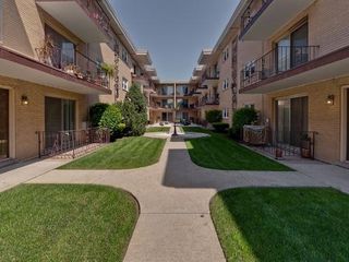 4825 N  Central Ave #302, Chicago, IL 60630