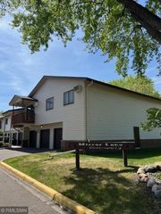 4004 Foss Rd NE #102, Saint Anthony, MN 55421