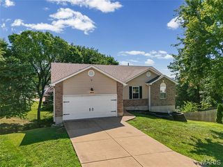 1914 McKinley Range, Festus, MO 63028