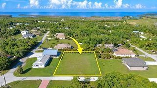 8715 Yukon Ct, Saint James City, FL 33956