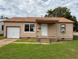1011 E  Sutherland St, Altus, OK 73521