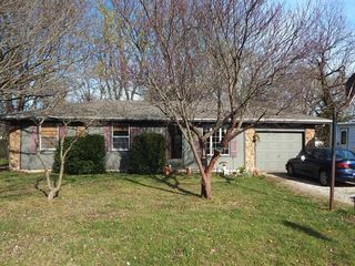 1942 N  Yates Ave, Springfield, MO 65803