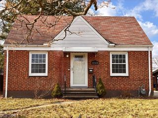 4124 Parkside Dr, Brooklyn, OH 44144