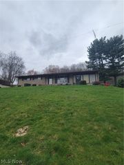 6982 Canal Rd NE, Dover, OH 44622
