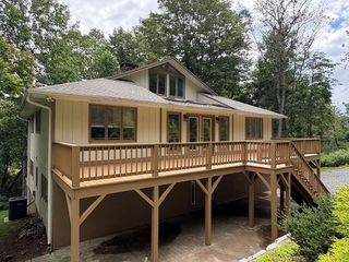 157 Jims Dr, Spruce Pine, NC 28777