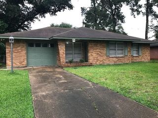 946 Stonecrest Dr, Houston, TX 77018