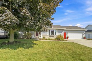4922 Remiker Ln, Manitowoc, WI 54220