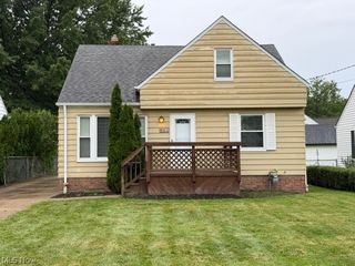 604 E  305th St, Willowick, OH 44095