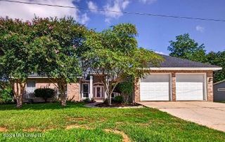 56135 Diamondhead Dr E, Diamondhead, MS 39525