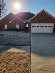 267 Whispering Wind Cir, Marion, AR 72364