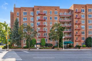 241-20 Northern Boulevard #4A, Little Neck, NY 11362