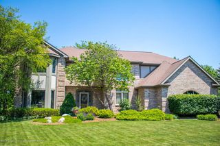 5702 Castlebury Cir, Lansing, MI 48917