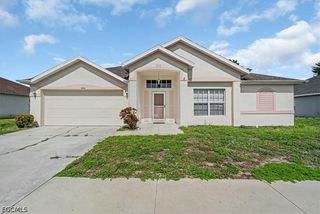 4664 Varsity Cir, Lehigh Acres, FL 33971