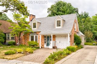 884 W  Oakridge St, Ferndale, MI 48220