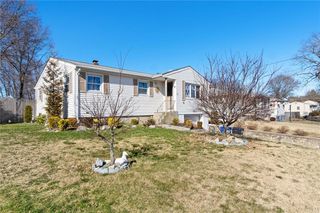 43 Alexander St, North Providence, RI 02904