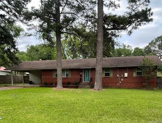 206 S  Oakley St, Fordyce, AR 71742