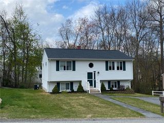 37 Sunrise Ave, West Warwick, RI 02893