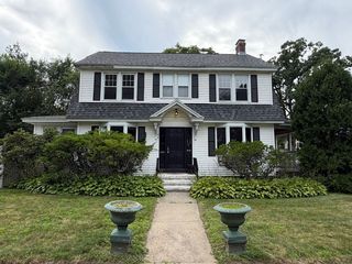 184 Hartford Ter, Springfield, MA 01118