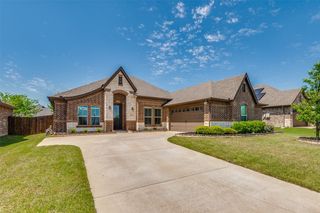 1575 Country Crest Dr, Waxahachie, TX 75165