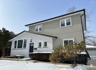 586 N  7th Ave, Des Plaines, IL 60016