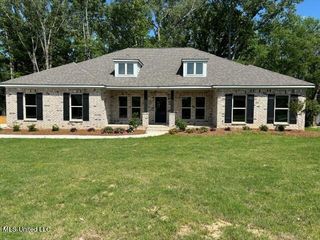 119 Bentwood Dr, Clinton, MS 39056