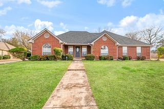3650 Brownwood Dr, Paris, TX 75462