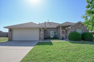 4404 Spotted Owl Cir, Norman, OK 73072