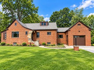 25855 Highland Rd, Richmond Heights, OH 44143