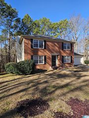 13 Timbercrest Cir, Anniston, AL 36206