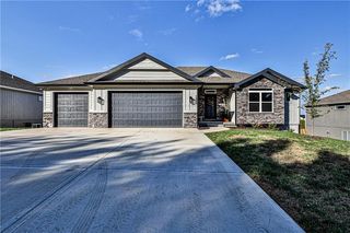 1320 SW Addie Ln, Grain Valley, MO 64029