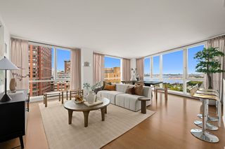 200 Chambers St #15C, New York, NY 10007