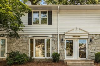 136 Peachtree Memorial Dr   NW #MD2, Atlanta, GA 30309