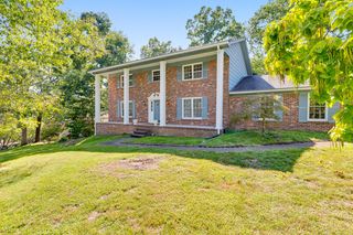 5661 Grayshore Ln, Hixson, TN 37343