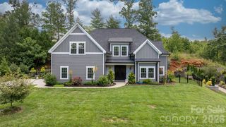 5046 Woodwinds Dr NE, Hickory, NC 28601