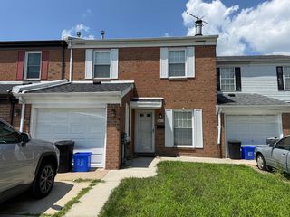 8413 Lyons Pl, Philadelphia, PA 19153