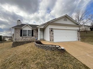 104 Camino Real Cir, Herculaneum, MO 63048