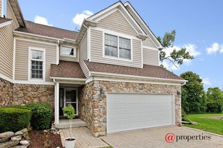 2535 Reflections Dr, Crest Hill, IL 60403