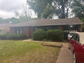 1118 Wentworth Dr, Saint Louis, MO 63137