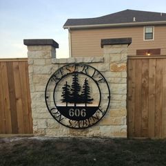 606 Sabine St, Brenham, TX 77833