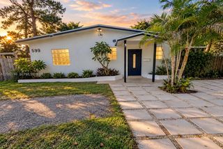 599 NE 35th St, Oakland Park, FL 33334