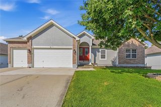 1018 N  Old Mill Rd, Independence, MO 64056