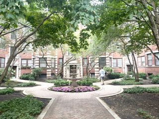 848 Hinman Ave #3, Evanston, IL 60202