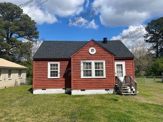 2233 Oak Dr, Tarboro, NC 27886