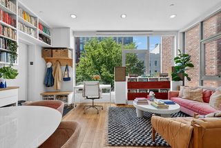 128 Newton St #2A, Brooklyn, NY 11222
