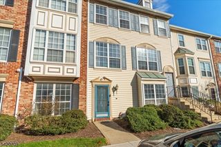 28 Boston Ct, Newark, NJ 07103