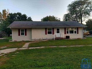 213 W  3rd St, Calumet, IA 51009