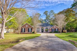 1127 Meadow Ct, Mandeville, LA 70448