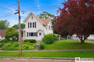 135 Catlin Ave, Jamestown, NY 14701